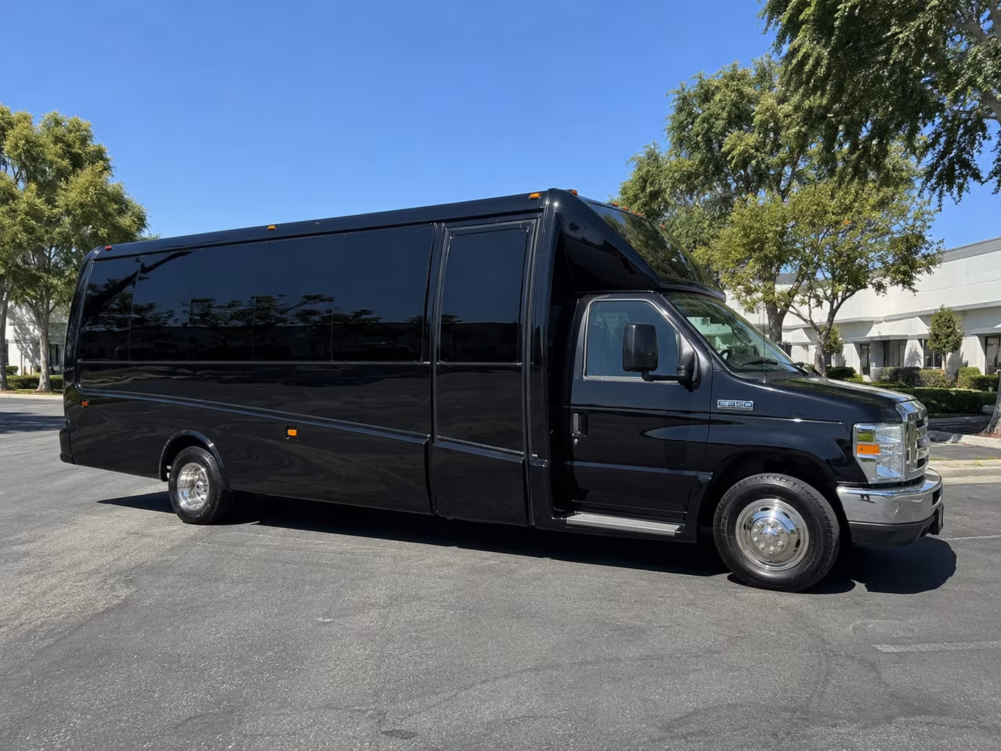 Newport News Homecoming & Prom Party Bus Rentals