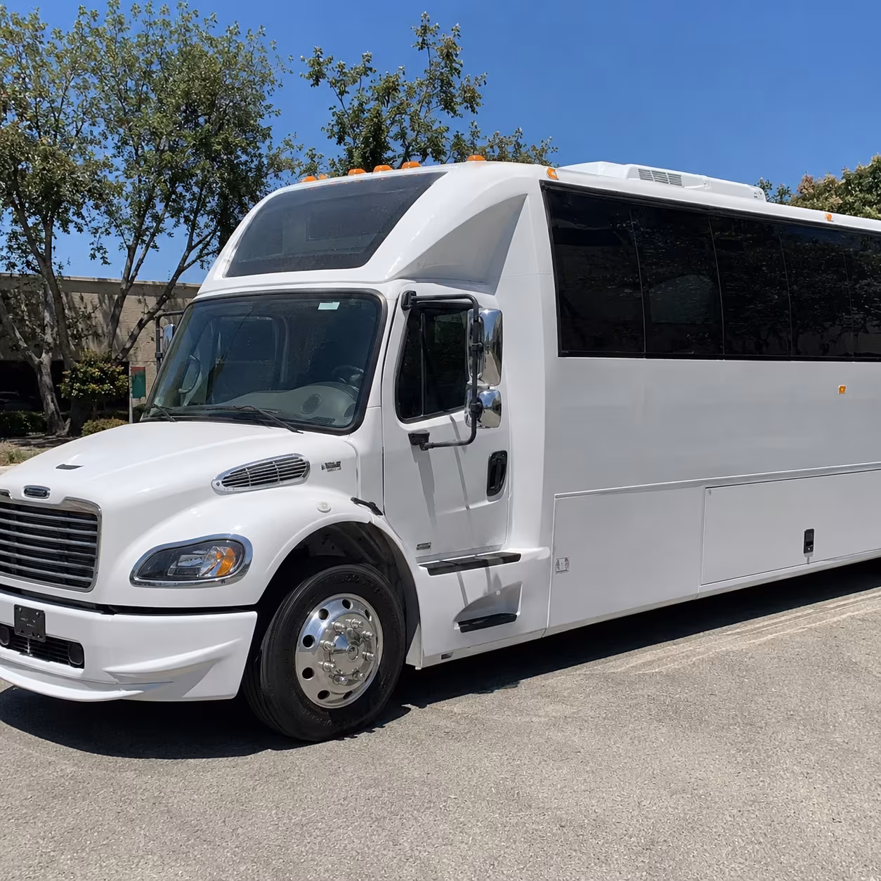 Norfolk Birthday, Sweet 16, & Quinceañera Transportation party bus exterior