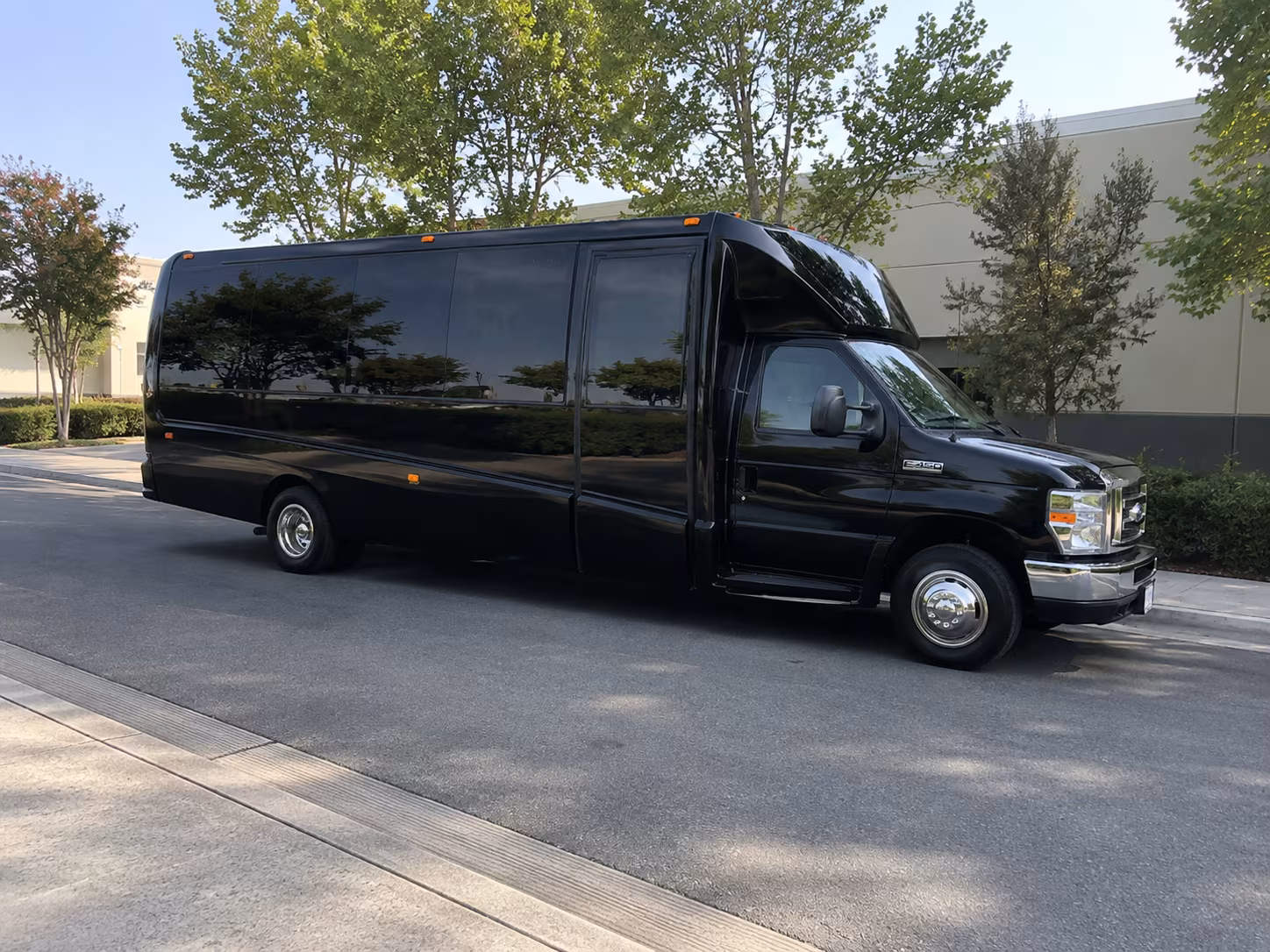 Norfolk Winery Tour & Pub Crawl Transportation party bus exterior